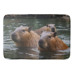 Tapis De Bain "Sérénité de la rivière : Capybaras nage dans le f