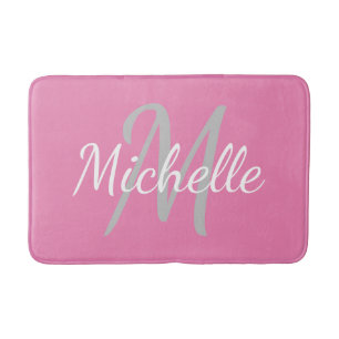 Tapis De Bain Simple rose Typographie Gras & Monogramme de nom