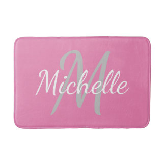 Tapis De Bain Simple rose Typographie Gras & Monogramme de nom