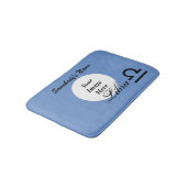 Tapis De Bain Symbole du Zodiaque de Libra par Kenneth Yoncich (Angle)