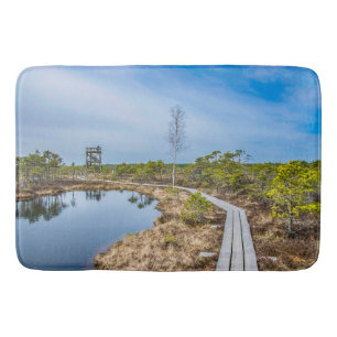 Tapis De Bain Traversée en bois sur le marais avec tour