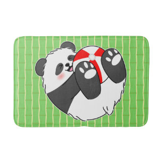 Tapis De Bain Un bébé panda mignon jouant avec un ballon