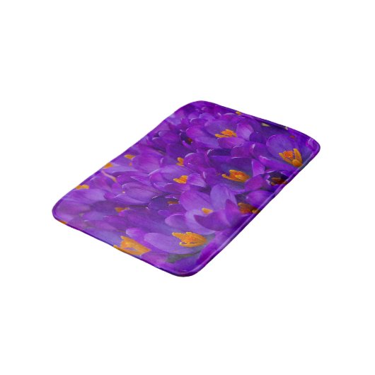Tapis De Bain Un champ de crocus violets (Angle)