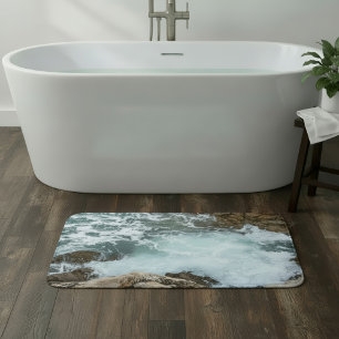 Tapis De Bain Vagues océaniques Écume marine sur côte rocheuse