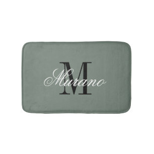 Tapis de bain vert sauge avec monogramme de nom él
