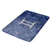 Tapis De Bain Voyage Gemini : Camouflage numérique bleu marine (Angle)