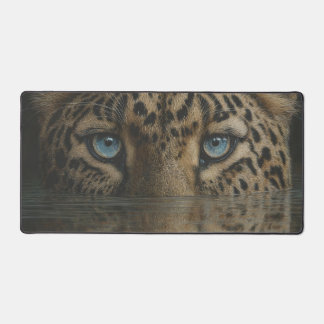 Tapis de bureau Le regard du léopard au-dessus de