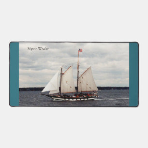 Tapis de bureau Mystic Whaler