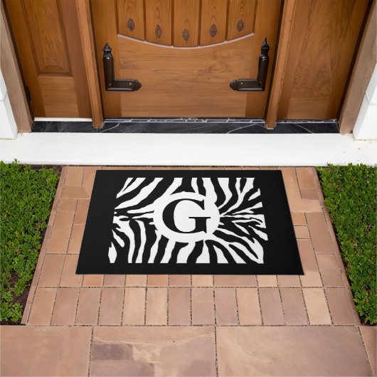 Tapis de porte à impression de zèbre avec monogram (De plein air)