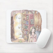 TAPIS DE SOURIS さなくむじ 薄暗いお部屋で本棚のそばに浮いているぼんやり光る物体と女性のイラスト (Avec souris)