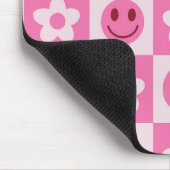 Tapis De Souris à damiers fleurs et visages heureux rose (Coin)