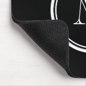 Tapis De Souris À extrémité élevé noir initial de monogramme (Coin)