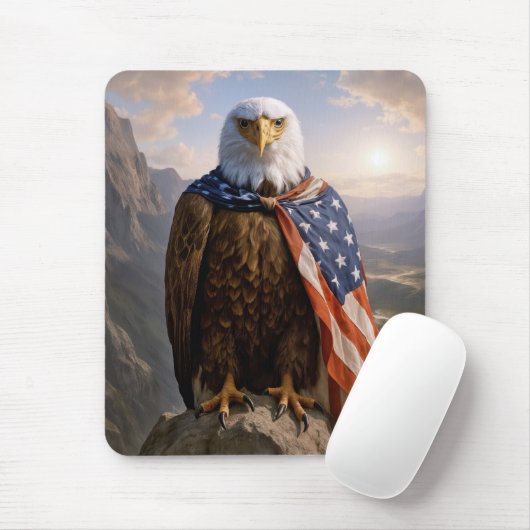 Tapis De Souris Aigle royal avec cape de drapeau américain (Avec souris)