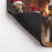 Tapis De Souris Airedale près de la cheminée Noël (Coin)