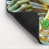 Tapis De Souris Alien drôle mangeant des nouilles Ramen (Coin)