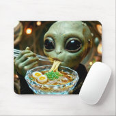 Tapis De Souris Alien drôle mangeant des nouilles Ramen (Avec souris)
