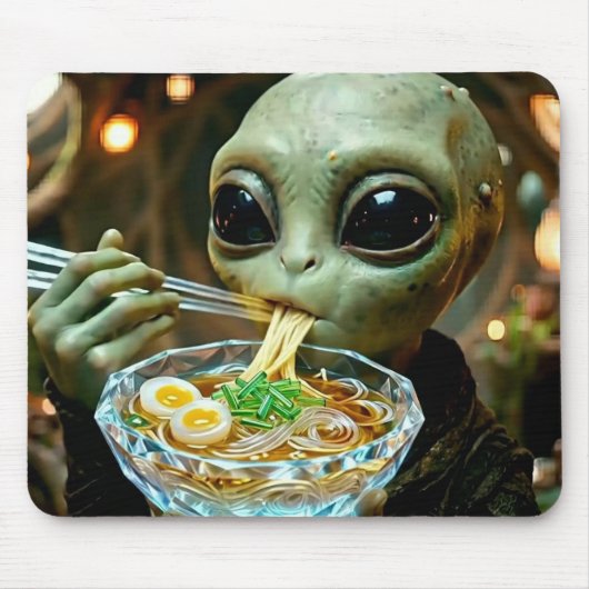 Tapis De Souris Alien drôle mangeant des nouilles Ramen (Devant)