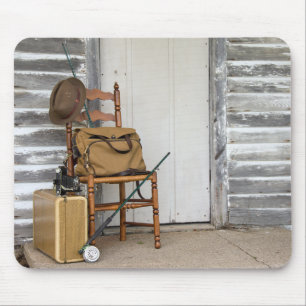 Tapis De Souris Ancien équipement de pêche sur chaise