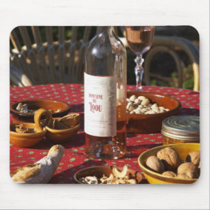 Tapis De Souris Apéritif et hors d'oeuvre préparés: pain, olives,