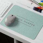 Tapis De Souris Aqua Chic | Aspect en cuir minimal<br><div class="desc">Elégant et minimal tapis de souris ou femme d'affaires, de magasin ou d'autres affaires disposent d'une texture de cuir d'aqua bleu vert avec typographie raffinée en couleur cuivre tendance. Un accessoire sophistiqué et élégant qui ajoute une touche d'élégance à votre espace de travail. Remarque : le cuir est un effet...</div>