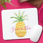 Tapis De Souris Aquarelle tropicale ananas Nom Monogramme<br><div class="desc">Cette jolie mousepad est décorée d'un ananas jaune aquarelle et d'un nom en rose. Vous pouvez le customiser en changeant le nom ou en le faisant un monogramme. Aquarelle originale © Michele Davies.</div>