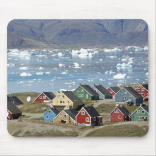 Tapis De Souris Architecture colorée de la ville, Narsaq,