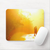 Tapis De Souris Baisers des couples à la lumière du soleil (Avec souris)