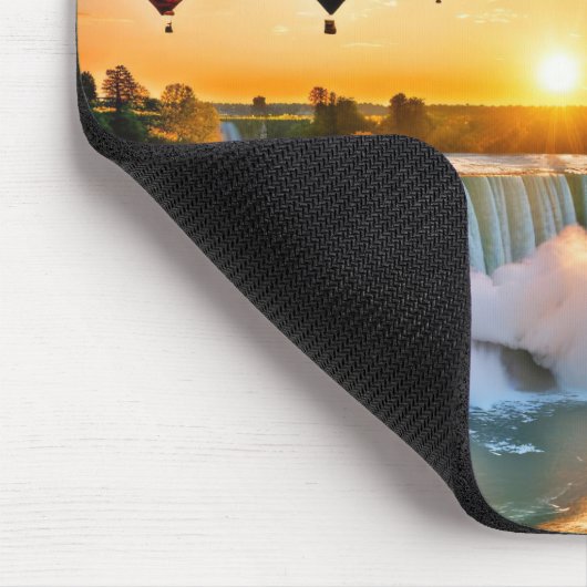 Tapis De Souris Ballons à air chaud au-dessus des chutes Niagra (Coin)