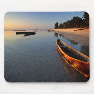Tapis De Souris Bateaux en bois sur la plage de Tondooni