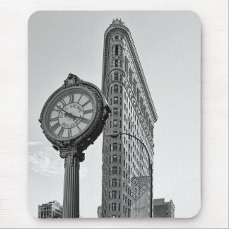Tapis De Souris Bâtiment et horloge de Flatiron dans le blanc noir