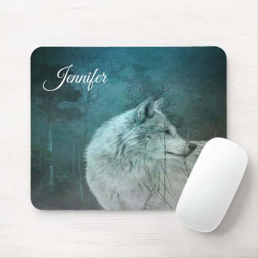 Tapis De Souris Beau loup gris dans une forêt foncée (Avec souris)