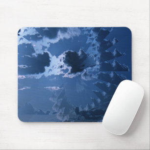 Tapis De Souris Beaux cieux nuageux sur les montagnes....