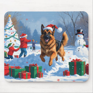 Tapis De Souris Berger Allemand courant dans la neige avec un chap