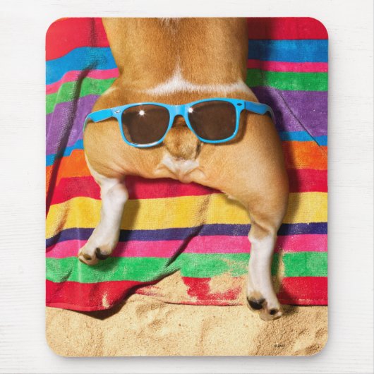 Tapis De Souris Beurre de chien avec lunettes de soleil (Devant)