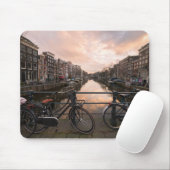 Tapis De Souris Bicyclettes au coucher du soleil à Amsterdam (Avec souris)