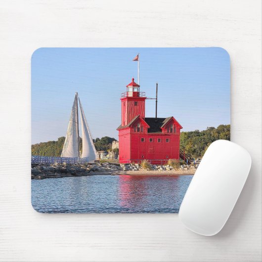 Tapis De Souris Big Red Lighthouse With Sailboat (Avec souris)