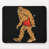 Tapis De Souris Bigfoot Sasquatch Heart With Arrow Funny Valentine (Devant)