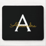 Tapis De Souris Black Gold Girl Script Monogramme Nom Moderne<br><div class="desc">Monogramme or et noir Ajoutez votre propre nom Mousepad (Mouse Pad). Cela rend le cadeau parfait pour 16 ans,  mariage,  douche nuptiale,  anniversaire,  baby shower ou bachelorette pour quelqu'un qui aime le luxe glam et les styles chic.</div>