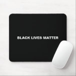Tapis De Souris Black Lives Matt noir blanc texte minimaliste<br><div class="desc">Black Lives Matter noir et blanc simple minimaliste Souris Pad. Texte blanc entièrement personnalisable sur un arrière - plan de couleur noir uni modifiable, de sorte que vous pouvez le personnaliser et le rendre unique.</div>