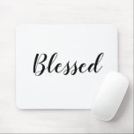 Tapis De Souris Blessé noir blanc texte personnalisé texte mignon<br><div class="desc">Bienheureux noir et blanc script personnalisé calligraphie mignon Mouse Pad. Design élégant et moderne. Texte personnalisable</div>