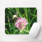 Tapis De Souris Bumble Bee sur le trèfle rouge (Avec souris)