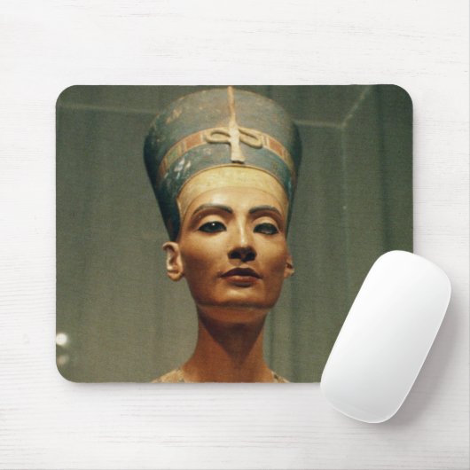 Tapis De Souris Buste de la Reine Nefertiti, vue de face (Avec souris)