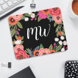 Tapis De Souris Cadre de fleur de corail rose noir Monogramme<br><div class="desc">Tapis de souris fleuri avec cadre de fleurs dessinées à la main en orange,  rose chaud,  rouge corail,  et rose vif contre un arrière - plan noir. Ajoutez votre initiale dans un joli script de calligraphie blanc.</div>