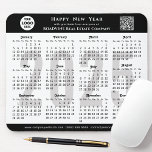 Tapis De Souris Calendrier 2025 Business Logo QR Modern Black Simp<br><div class="desc">Calendrier 2025 Business Logo, QR code Modern Black Minimalist Mouse Pad. Tous les textes sont pré-arrangés pour que vous personnalisiez facilement et rapidement avec vos propres détails. Souhaitez-vous à tous des Vacances Joyeuses et un Nouvel An Extraordinaire ! Pour de nombreux autres modèles de cartes, veuillez visiter : (Cartes de...</div>