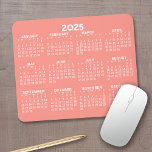 Tapis De Souris Calendrier d'affichage de l'année complète - horiz<br><div class="desc">Corail et blanc - Un calendrier minimal de 12 mois avec un arrière - plan couleur solide. Une recherche standard pour votre bureau à domicile ou casier scolaire. Les polices sont simples à lire et les couleurs peuvent être modifiées. — Si vous ouvrez la zone de personnaliser, cela vous mènera...</div>