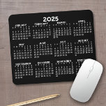 Tapis De Souris Calendrier d'affichage de l'année complète - horiz<br><div class="desc">Noir et blanc - Un calendrier minimal de base de 12 mois 2024 avec un arrière - plan couleur solide. Une recherche standard pour votre bureau à domicile ou casier scolaire. Les polices sont simples à lire et les couleurs peuvent être modifiées. — Si vous ouvrez la zone de personnaliser,...</div>