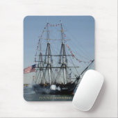 Tapis De Souris Canons de mise à feu de constitution d'USS (Avec souris)