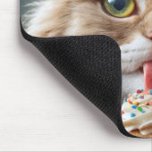 Tapis De Souris Cat Licking A Cupcake (Coin)