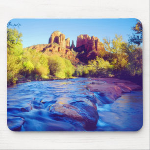 Tapis De Souris Cathedral Rock reflétant dans Oak Creek, Arizona