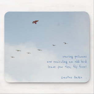 Tapis De Souris Cerf-volant libre de mouche avec des pélicans